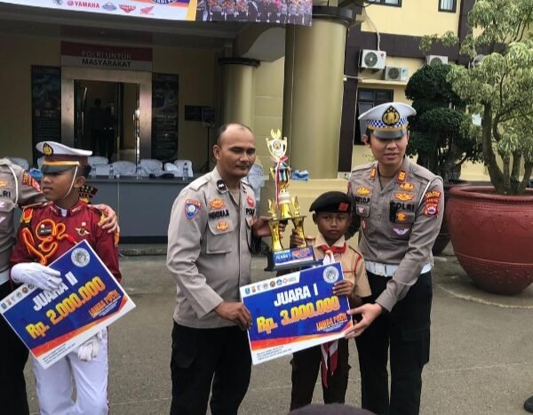 Tim Pocil Polsek Carenang Juara Lomba Pocil Piala…