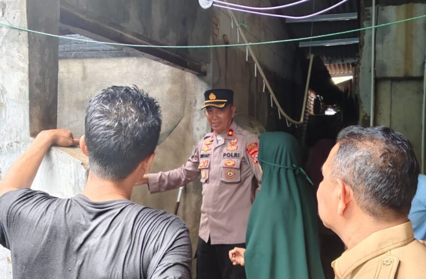 Petugas Pamapta dan Polsek Kragilan Gerak Cepat&hellip;