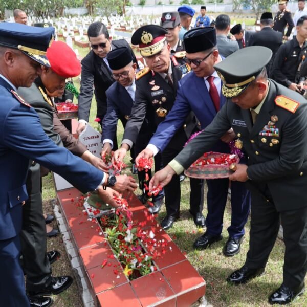 Kapolda bersama Forkopimda Banten Gelar Upacara di Taman&hellip;