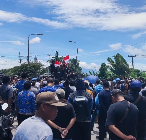 Peraturan Gubernur Dilanggar, Warga Demo Tuntut Penambangan Ditutup
