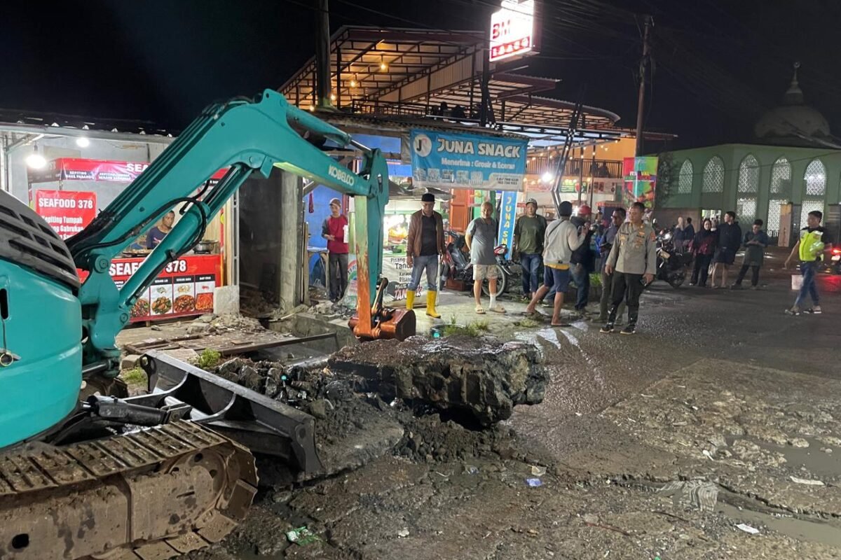 Kapolres Serang Gerak Cepat Turunkan Excavator Atasi&hellip;