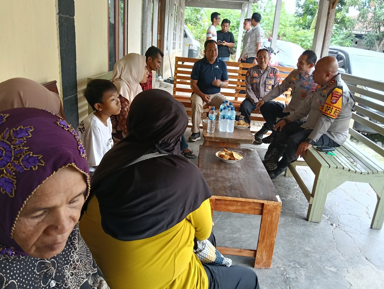 Temui Warga Terdampak Cesium 137, Kapolres Serahkan Bantuan…