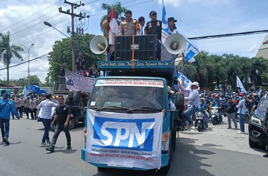 Kapolres Serang Kawal Aksi Buruh&hellip;