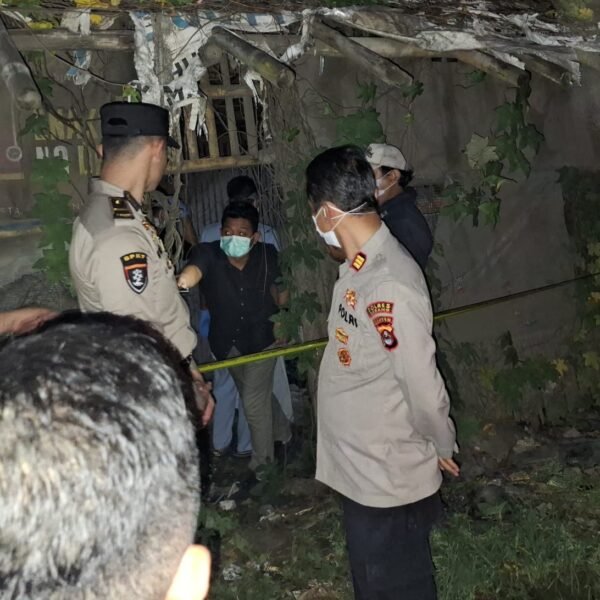 Personil Polsek Cikande dan Pamapta Gerak Cepat Evakuasi&hellip;