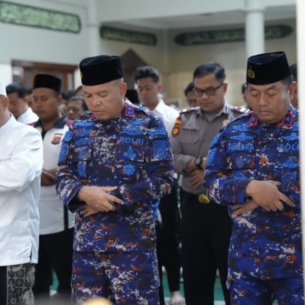 Kapolda Banten Gelar Sholat Gaib untuk Korban Bencana…