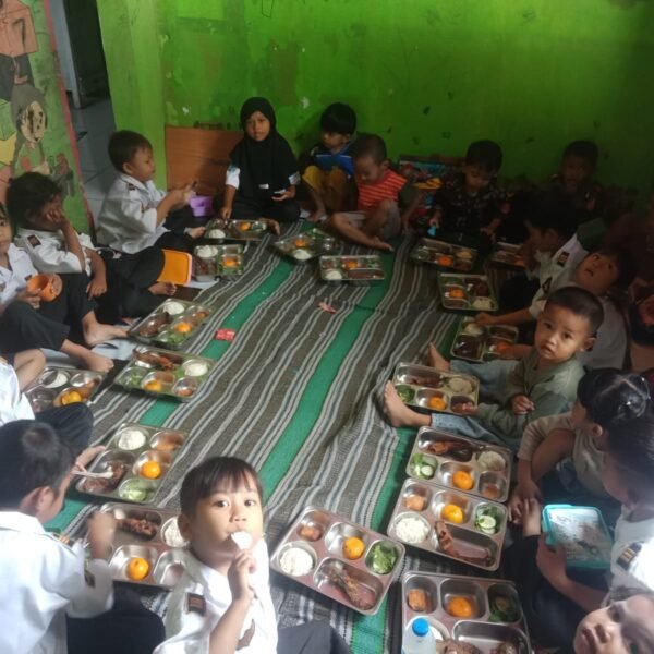 SPPG Ngariung Iman Ngariung Aman Distribusikan 2.876 Porsi…