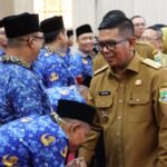 Gubernur Banten Andra Soni Serahkan 4.631 SK PPPK Paruh Waktu Pemprov Banten