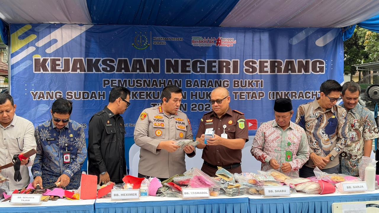 Kejari Serang Musnahkan Barang Bukti Tindak Pidana