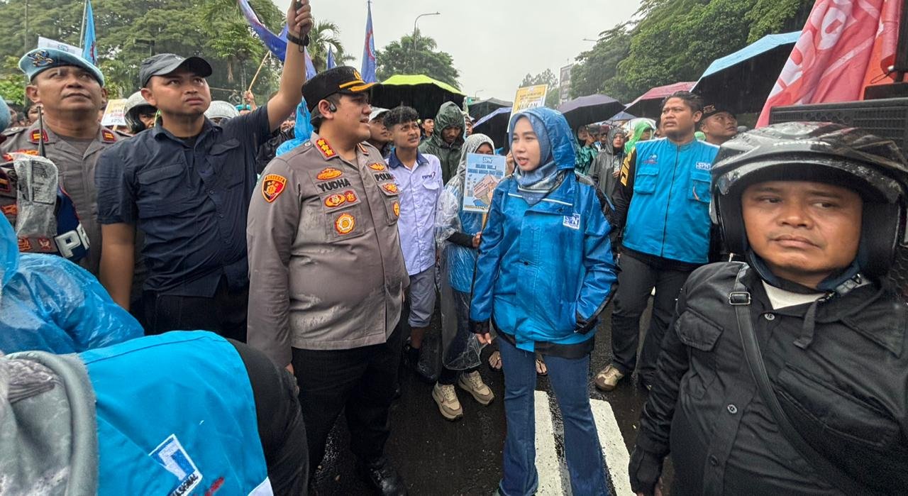 Kapolresta Serang Kota Pimpin Pengawalan Aksi Buruh di&hellip;