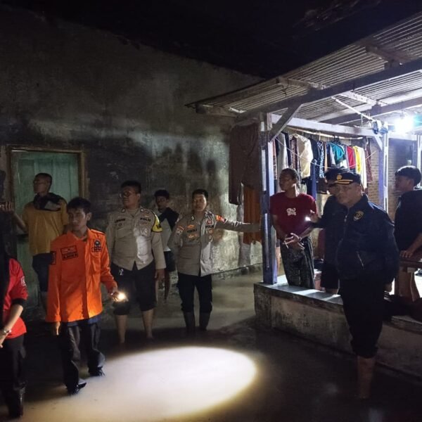 Genangan Belum Surut, Kapolsek Camat, Kades dan BPBD&hellip;