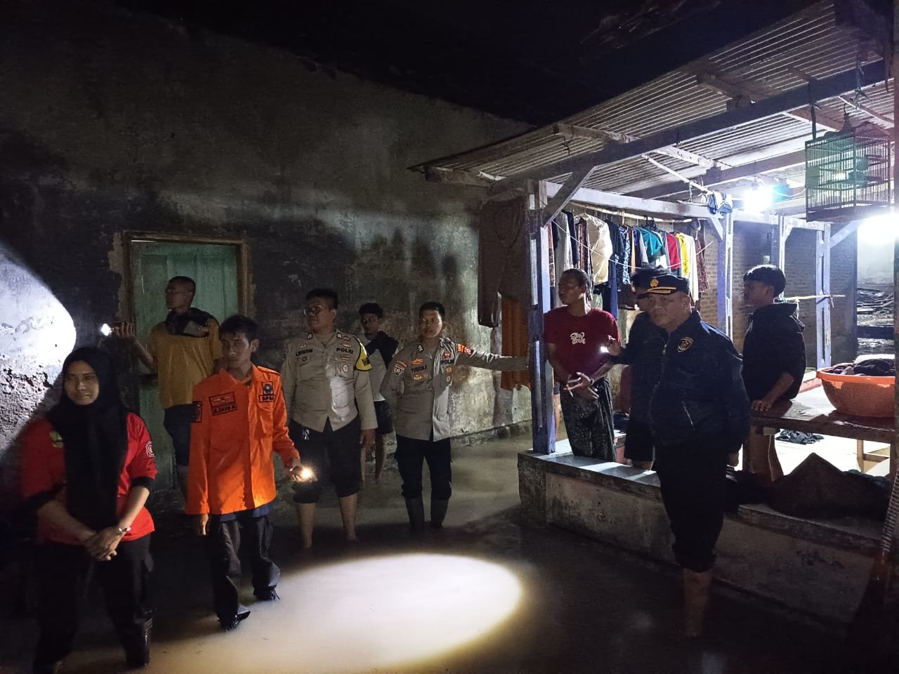 Genangan Belum Surut, Kapolsek Camat, Kades dan BPBD&hellip;