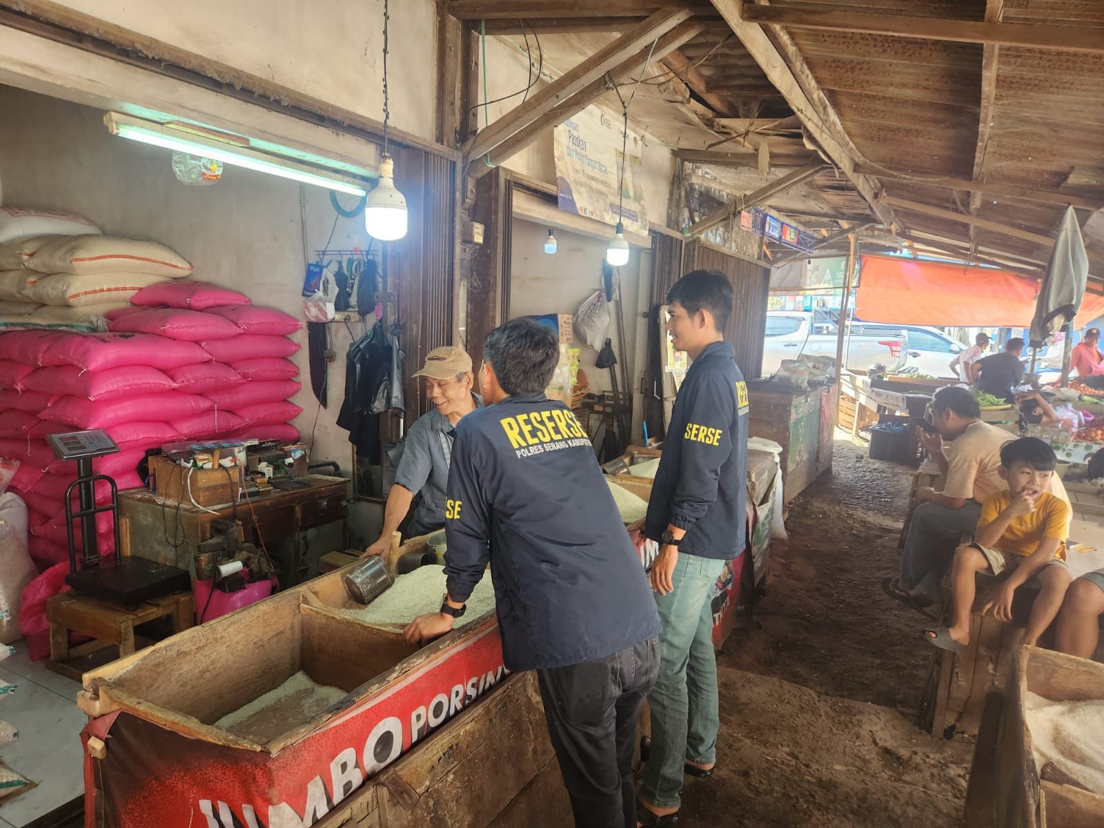 Satgas Pangan Polres Serang Cek Harga Beras di…