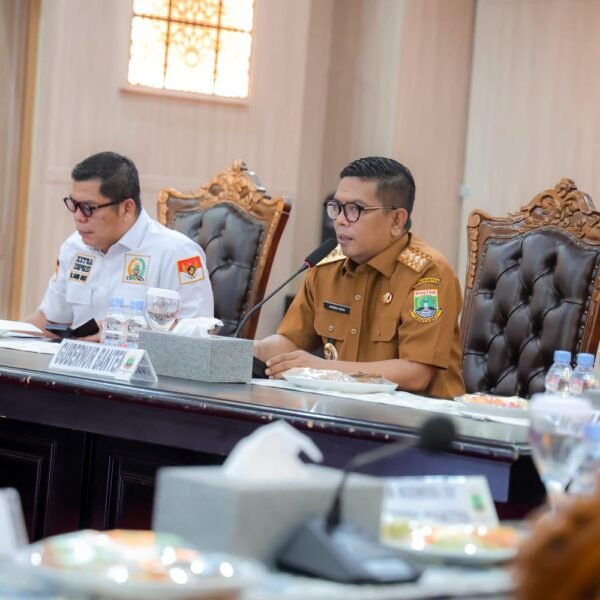 Gubernur Banten Perintahkan Pengerahan Alat Berat ke Lokasi&hellip;