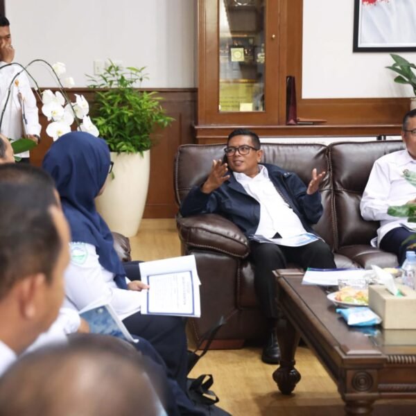 Gubernur Andra Soni Imbau Warga Pantau Informasi Resmi&hellip;