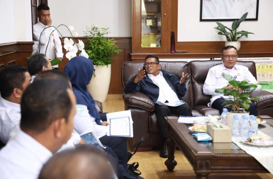 Gubernur Andra Soni Imbau Warga&hellip;