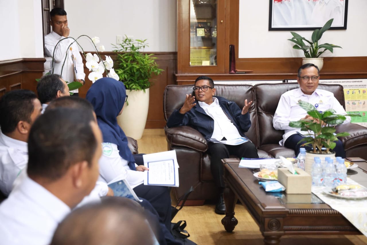 Gubernur Andra Soni Imbau Warga Pantau Informasi Resmi&hellip;