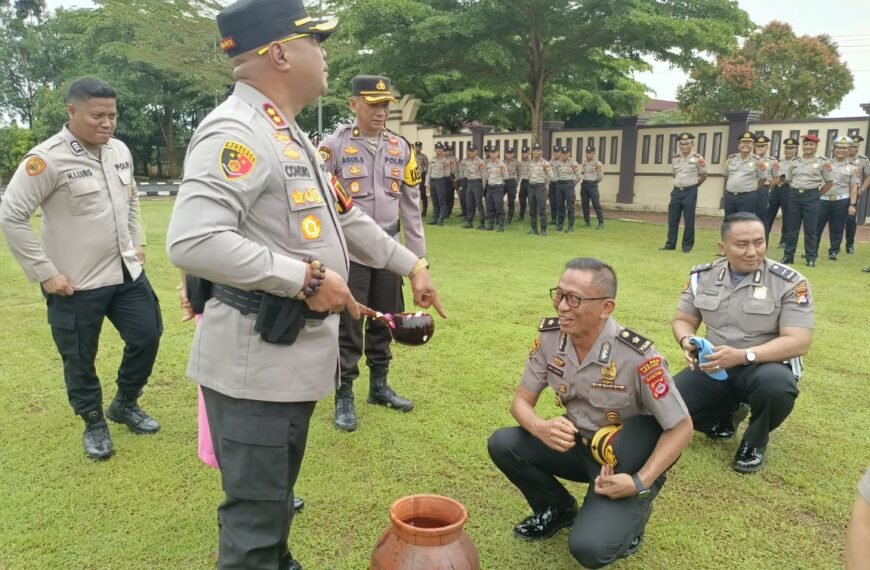 Pimpin Upacara Kenaikan Pangkat, Kapolres:…
