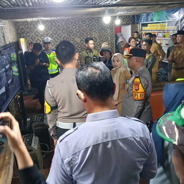 Kunjungi Posyan Nataru Cikande, Bupati Imbau Warga Tidak&hellip;