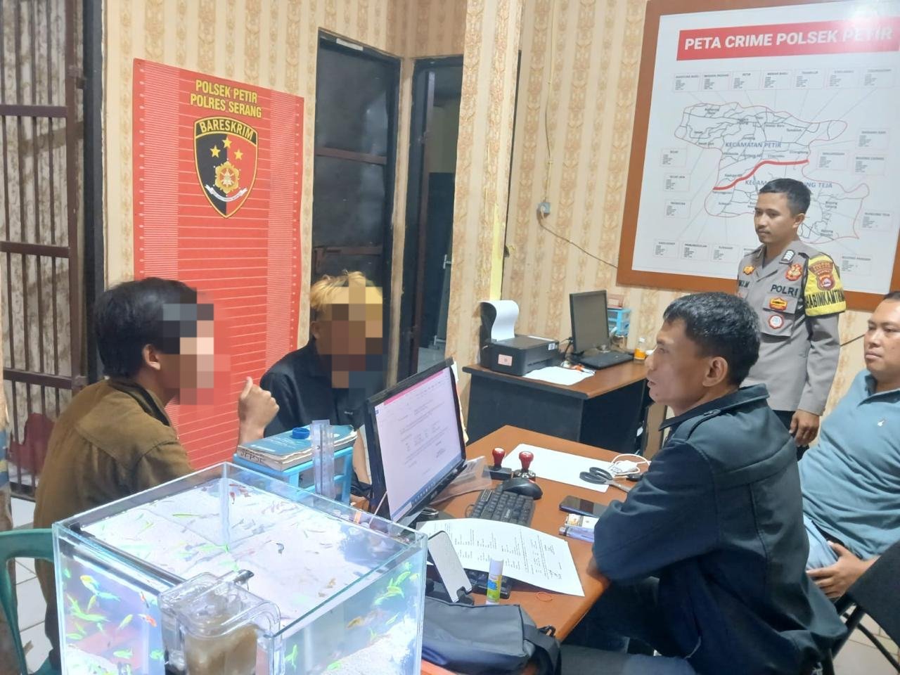 Bhabinkamtibmas Polsek Petir Berhasil Amankan 2 Warga Bawa&hellip;