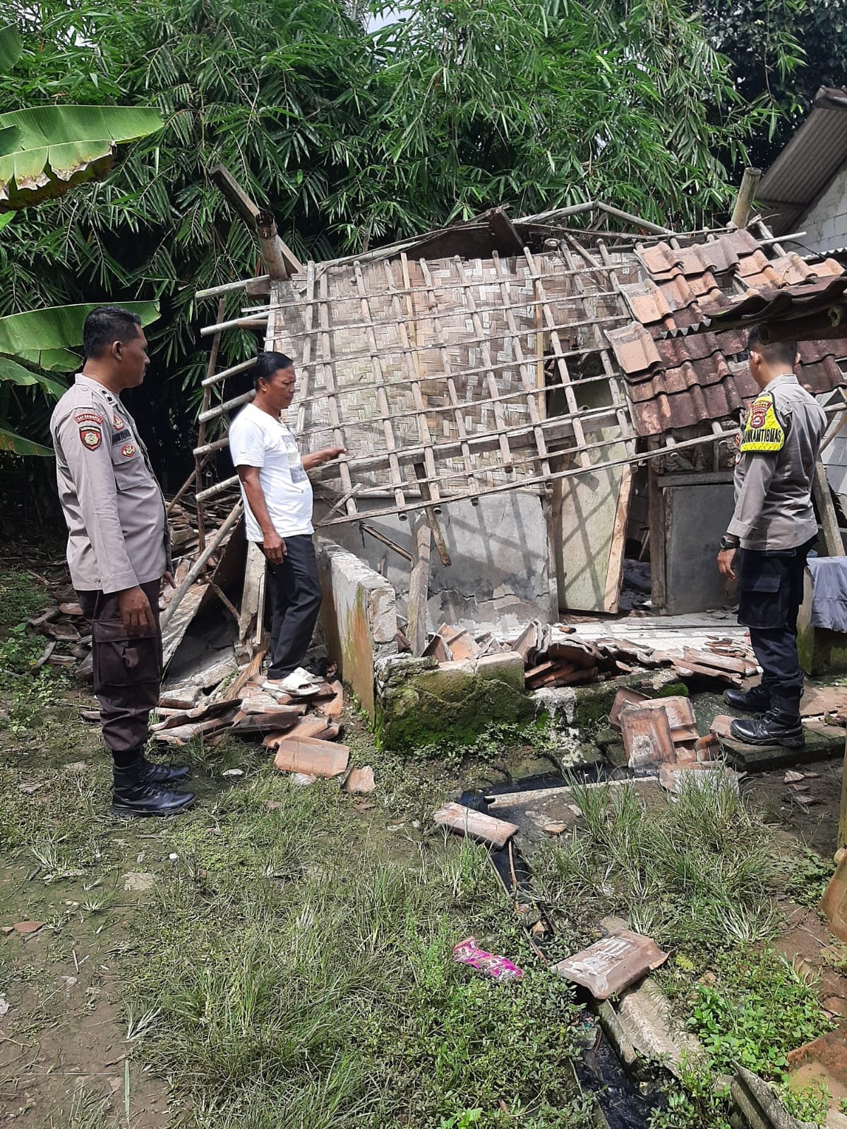 Kapolsek Pamarayan Bergerak Cepat Tangani Rumah Roboh Milik&hellip;