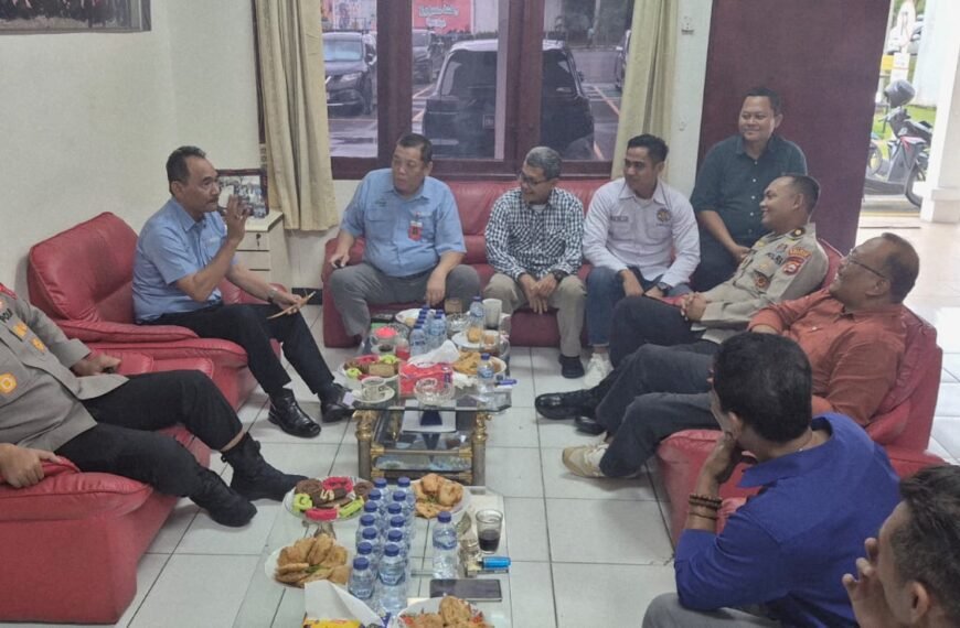 Kapolres Serang Ngariung Bersama Buruh…