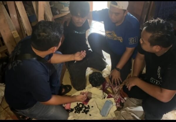 Pengedar Sembunyikan 71 Paket Sabu di Rumah Kosong