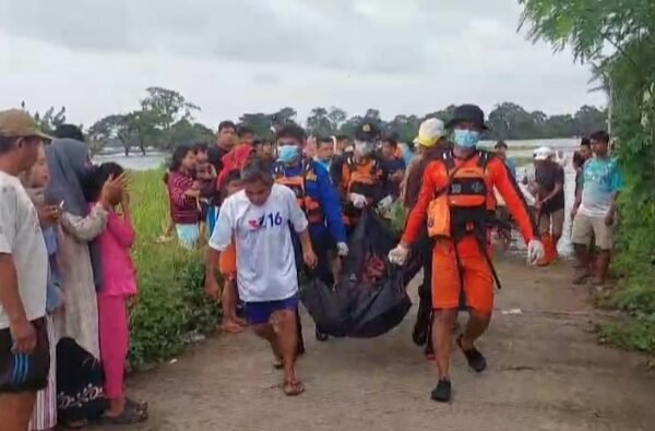 Tenggelam Saat Banjir Sungai Cidurian, Warga Binuang&hellip;