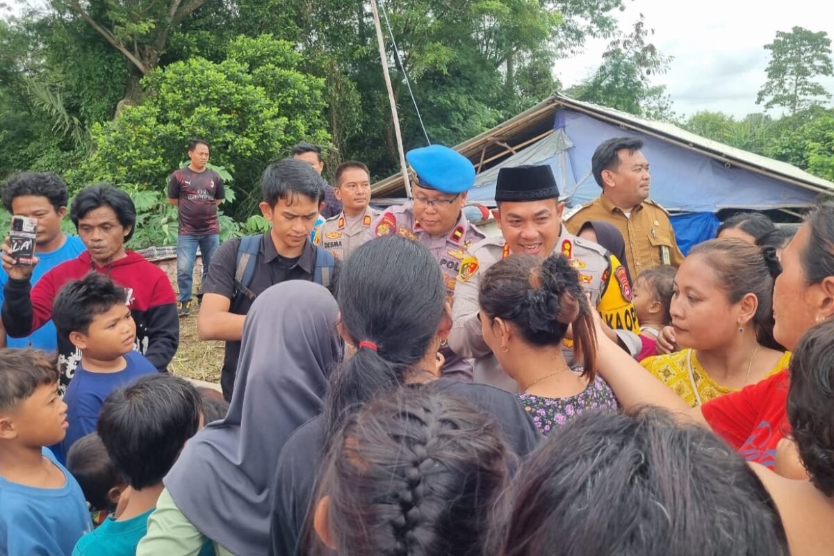 Respon Cepat Polri, Kapolres Serang Kunjungi Pengungsi&hellip;
