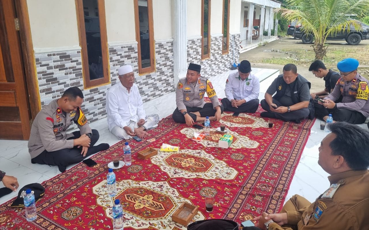 Kapolres Serang Silaturahmi ke Ponpes Daarul Ulum, Perkuat&hellip;
