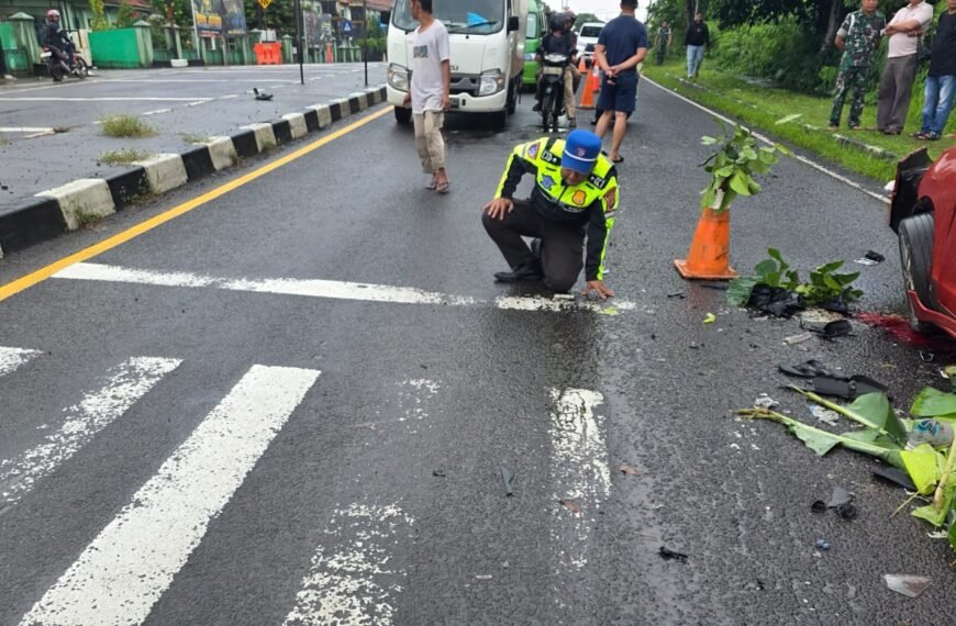 Disodok Fortuner Pindah Jalur, Honda&hellip;