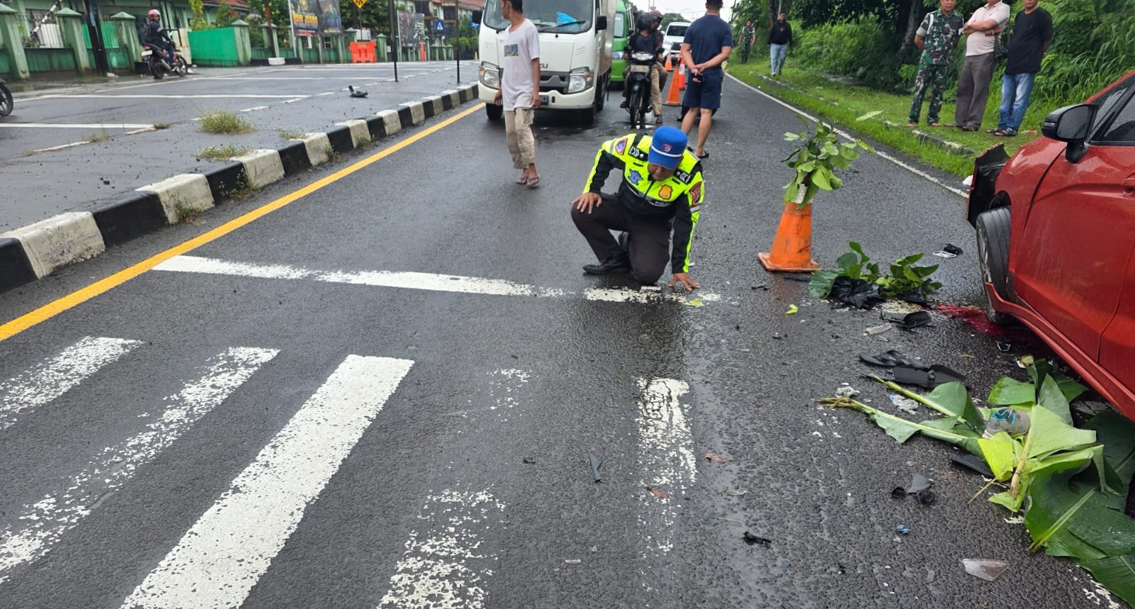 Disodok Fortuner Pindah Jalur, Honda Jazz Tabrak Vario,&hellip;