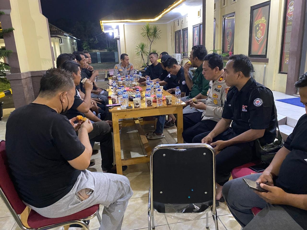 Kapolsek Cikande Gelar Ngariung Bareng APOC, Perkuat Sinergi&hellip;