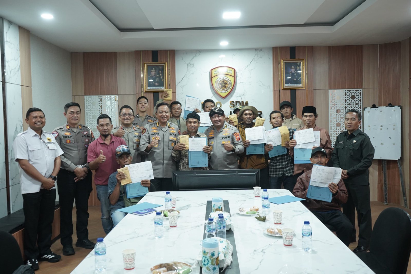 Primkoppol Polda Jabar Salurkan Modal Usaha ke Petani…