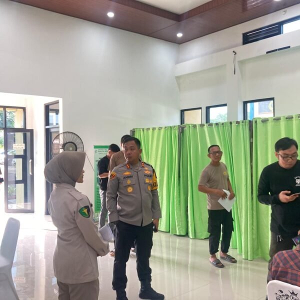 Polres Serang Gelar Pemeriksaan Kesehatan Berkala, Pastikan&hellip;