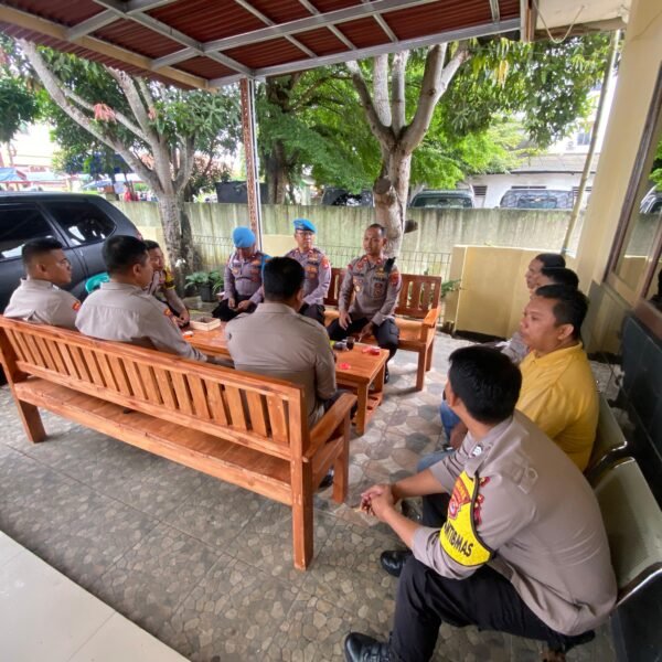 Kunjungi Polsek Pontang, Wakapolres Serang Tekankan Disiplin dan&hellip;