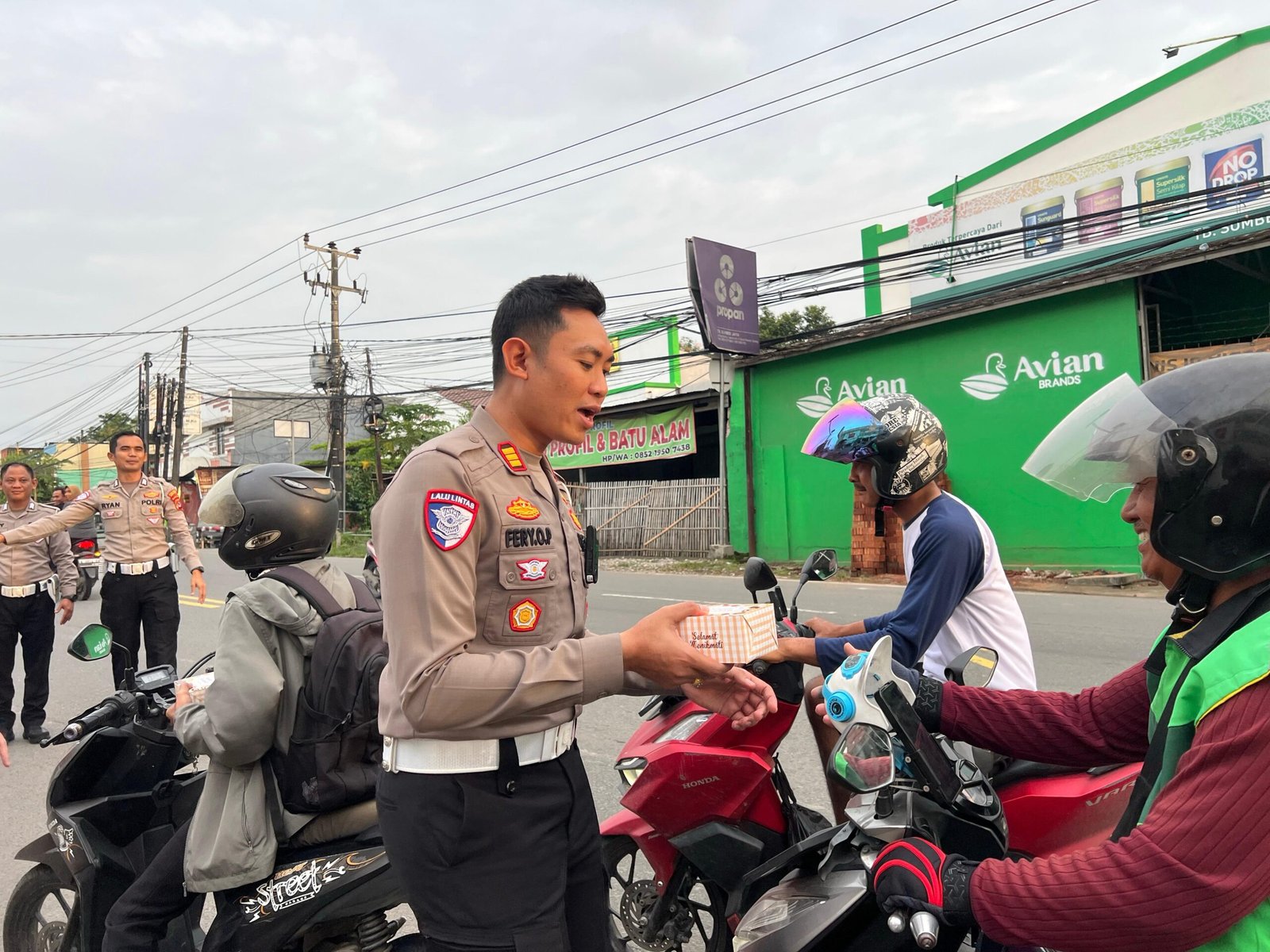 Berkah Ramadhan, Satlantas Polres Serang Berbagi Takjil di&hellip;