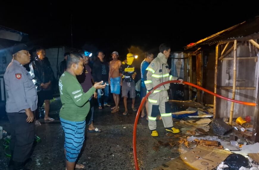 Disambar Petir Saat Hujan Lebat,&hellip;