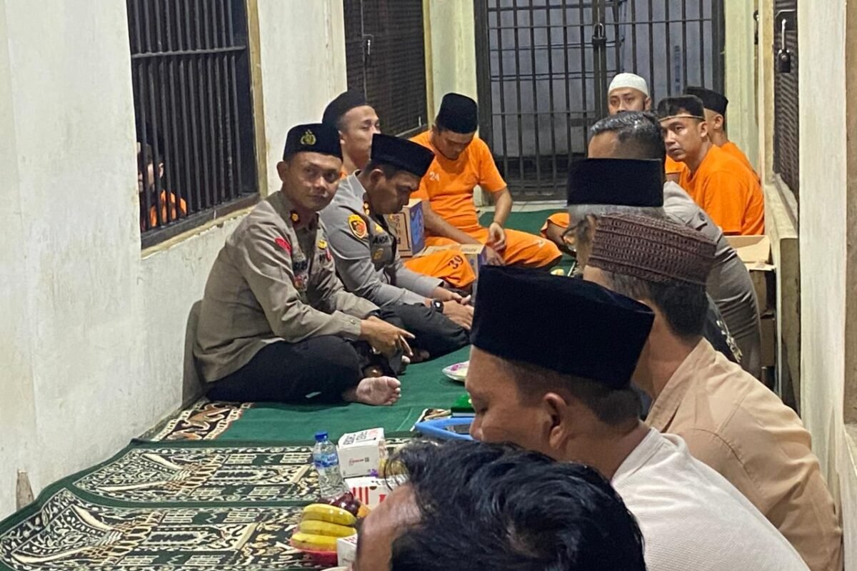 Kapolres Serang Gelar Buka Puasa Bersama Tahanan…
