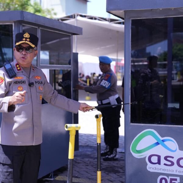 Kapolda Banten Tinjau Pos Penyekatan Cilegon Timur&hellip;