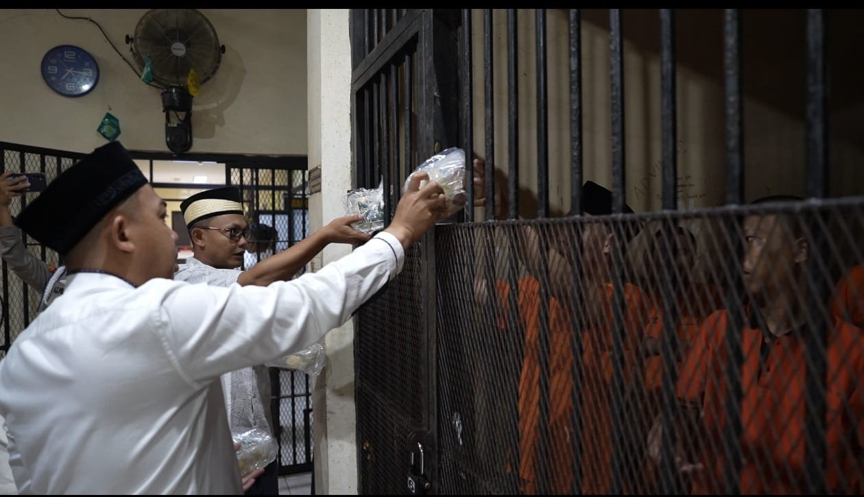 Janji Ramadhan Terwujud, Tahanan Rutan Polres Serang Nikmati…