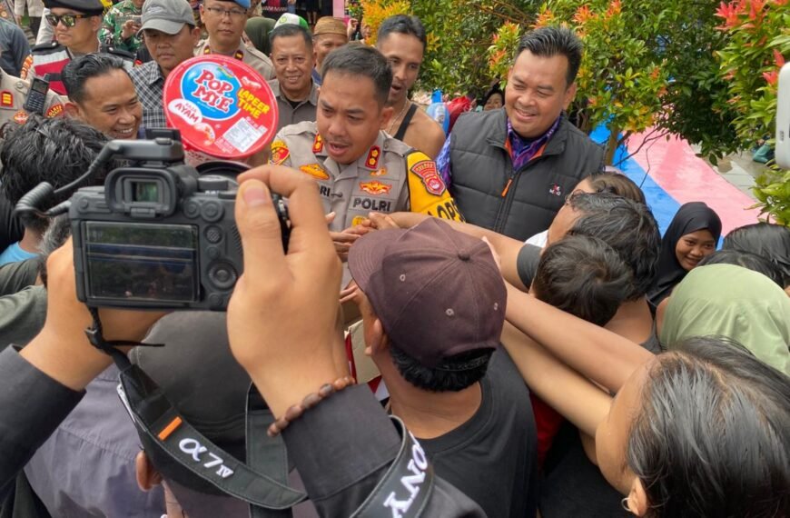 Kapolres Serang Bagikan Kebahagiaan di Binuang Water&hellip;