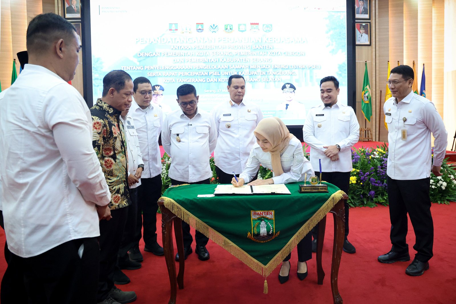 Gubernur Banten Tandatangani Kesepakatan Pengelolaan Sampah Menjadi Energi