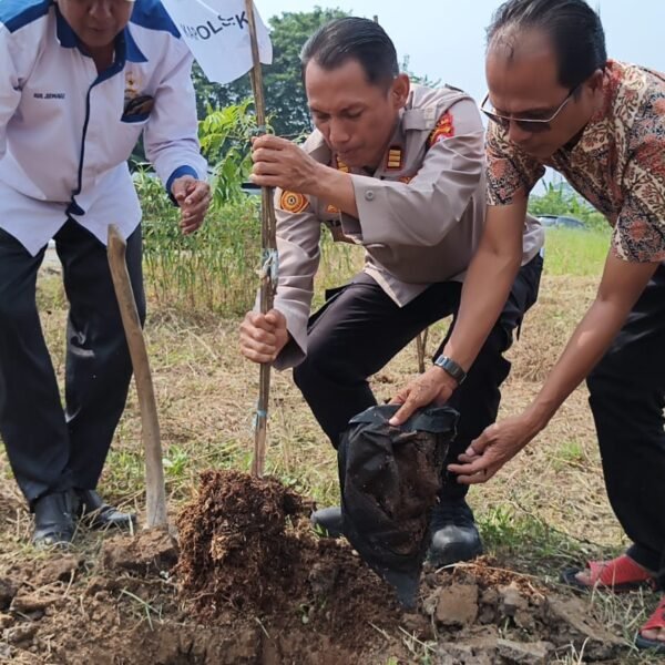 Penanaman Serentak, Polsek Cikande dan Muspika Kibin&hellip;