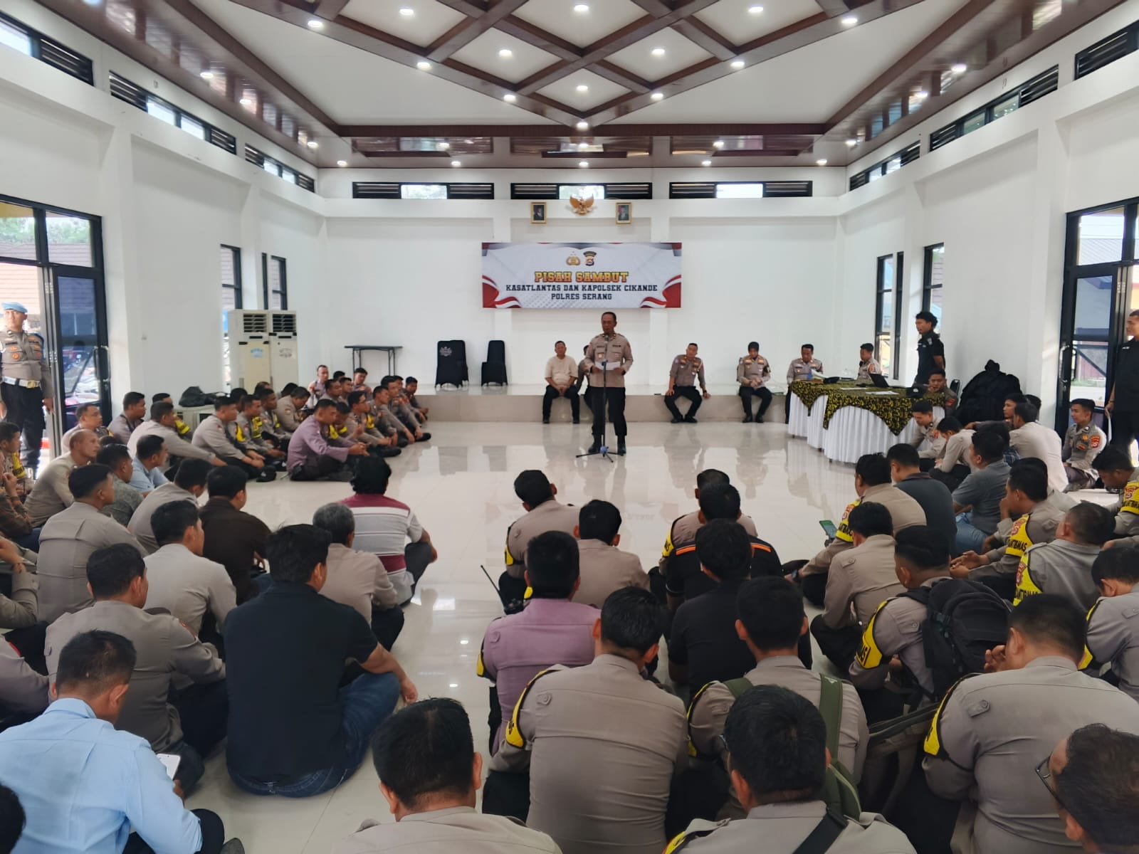 Ratusan Personel Polres Serang Siaga Kawal Buruh Berangkat&hellip;