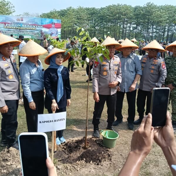 Kapolda Banten Apresiasi Penanaman Pohon Serentak oleh&hellip;