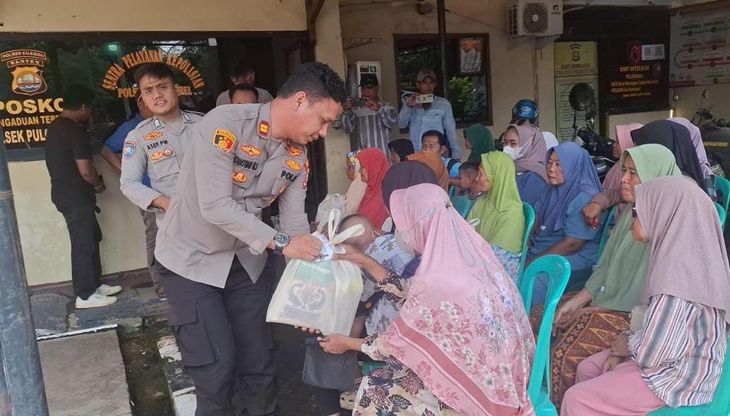 Polsek Puloampel Intensifkan Patroli dan Salurkan Bantuan Sembako&hellip;