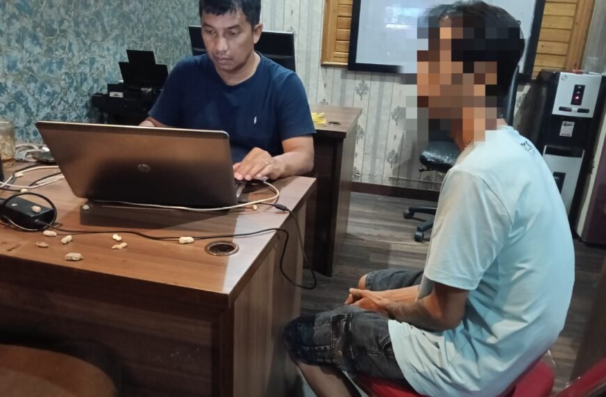Pengamen di Cimuncang Nyambi Jual&hellip;