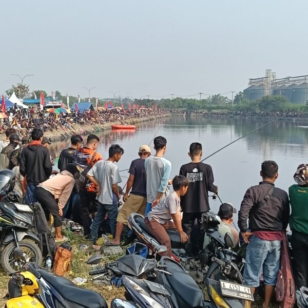 Ribuan Pemancing Tumplek di Danau Puspemkab Serang, Meriahkan…