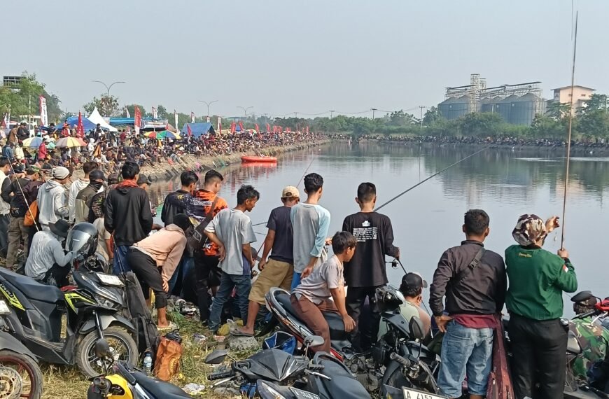 Ribuan Pemancing Tumplek di Danau Puspemkab Serang,…