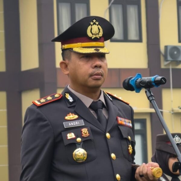 Polres Serang Gotong Royong Perbaiki Tiga Jembatan…